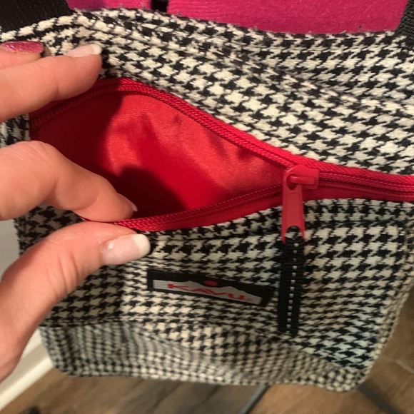 Kavu crossbody purse, houndstooth - Picture 7 of 9